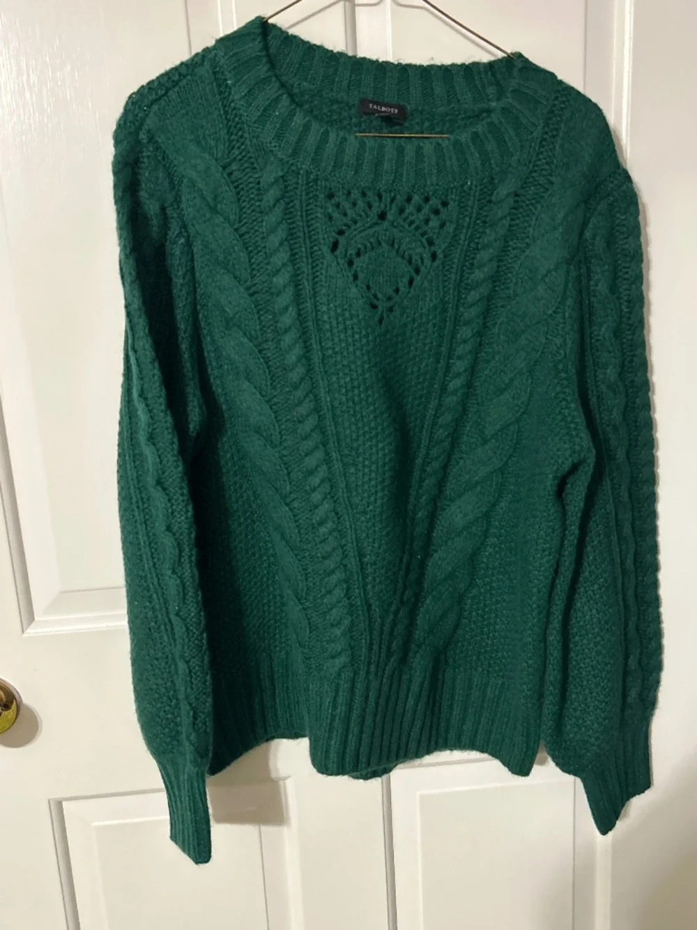 Talbots crew neck cable knit sweater L green